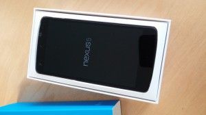 Schachtel offen, Nexus 5 gesichtet